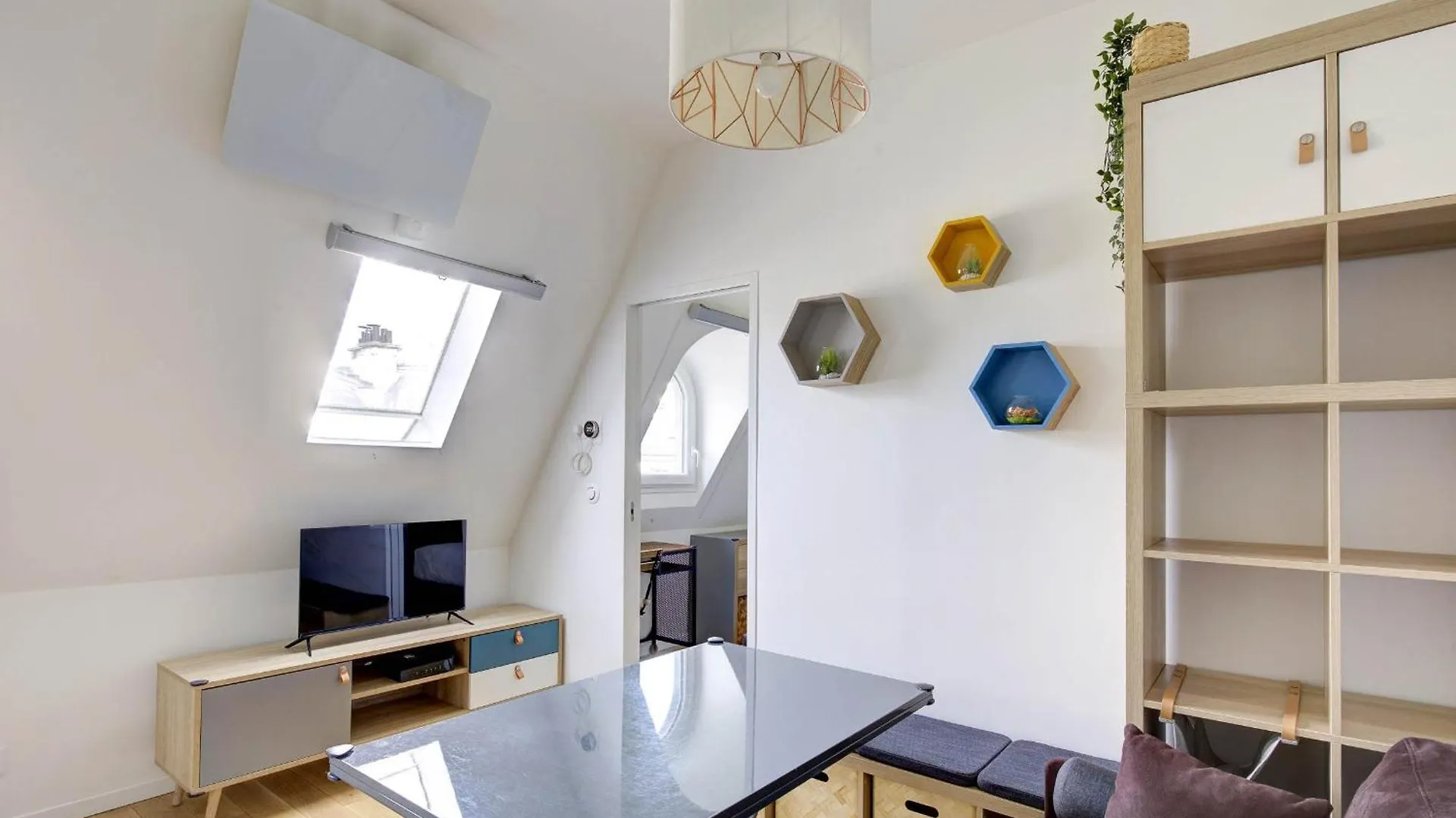 Champs-Elysees - 1Br - Cityapartmentstay Paris France
